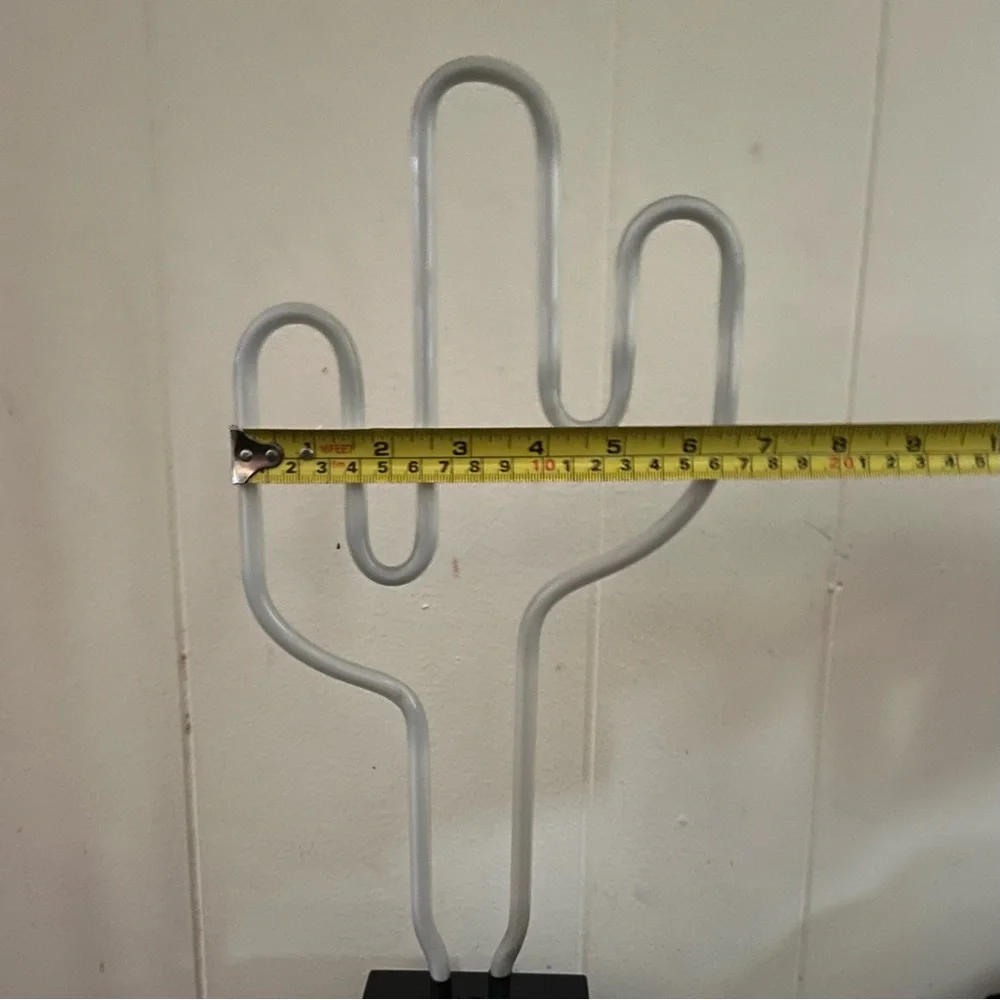 Cactus Neon Lamp - Picture 3 of 4